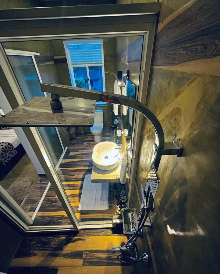 8 Plus Luxury Apartments Negombo Dış mekan fotoğraf