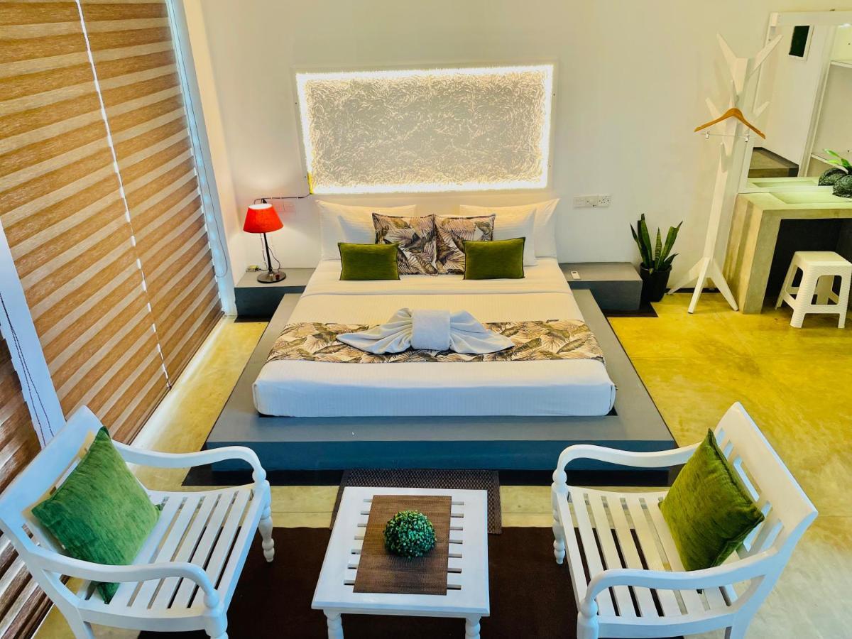 8 Plus Luxury Apartments Negombo Dış mekan fotoğraf