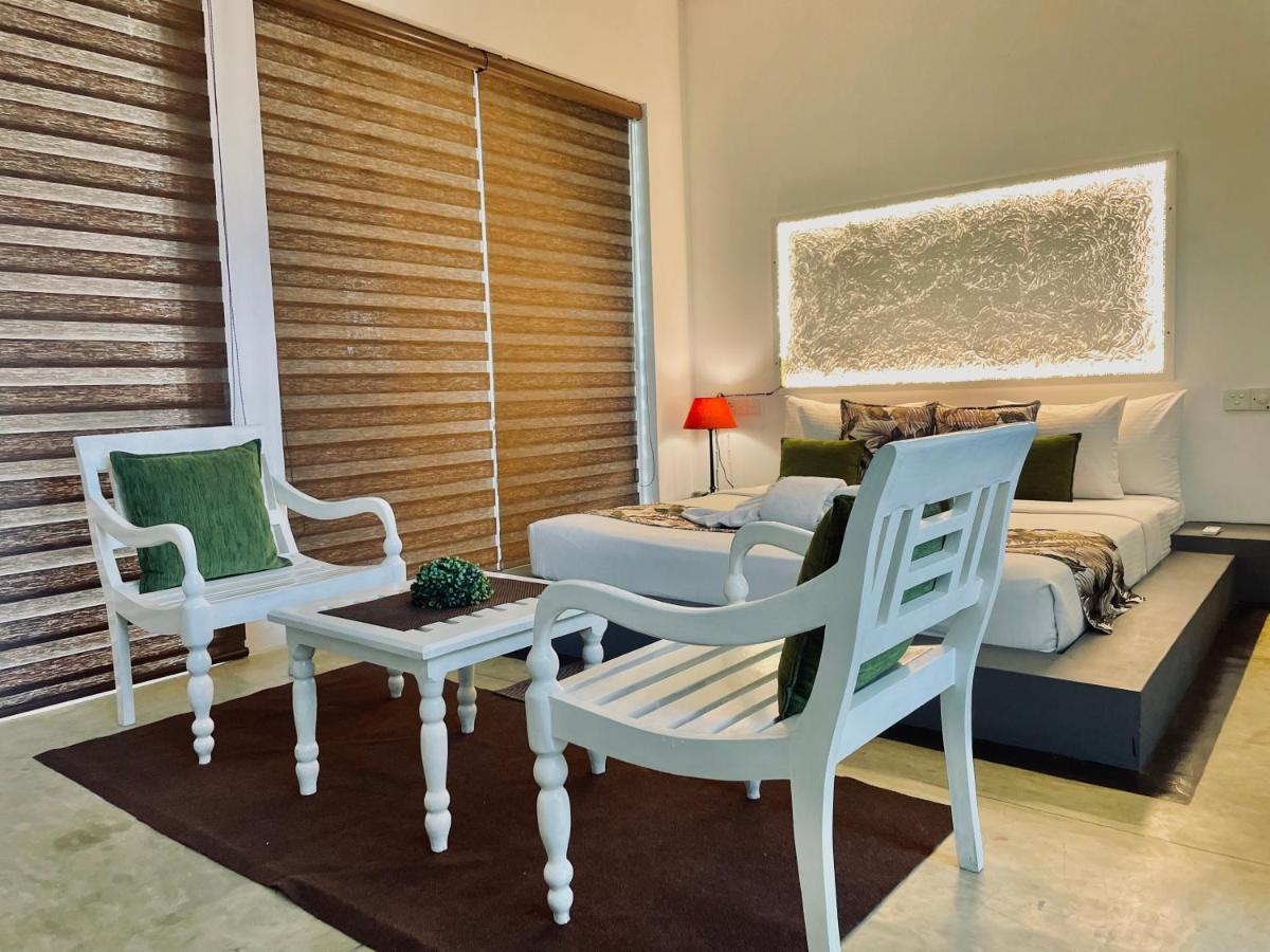 8 Plus Luxury Apartments Negombo Dış mekan fotoğraf