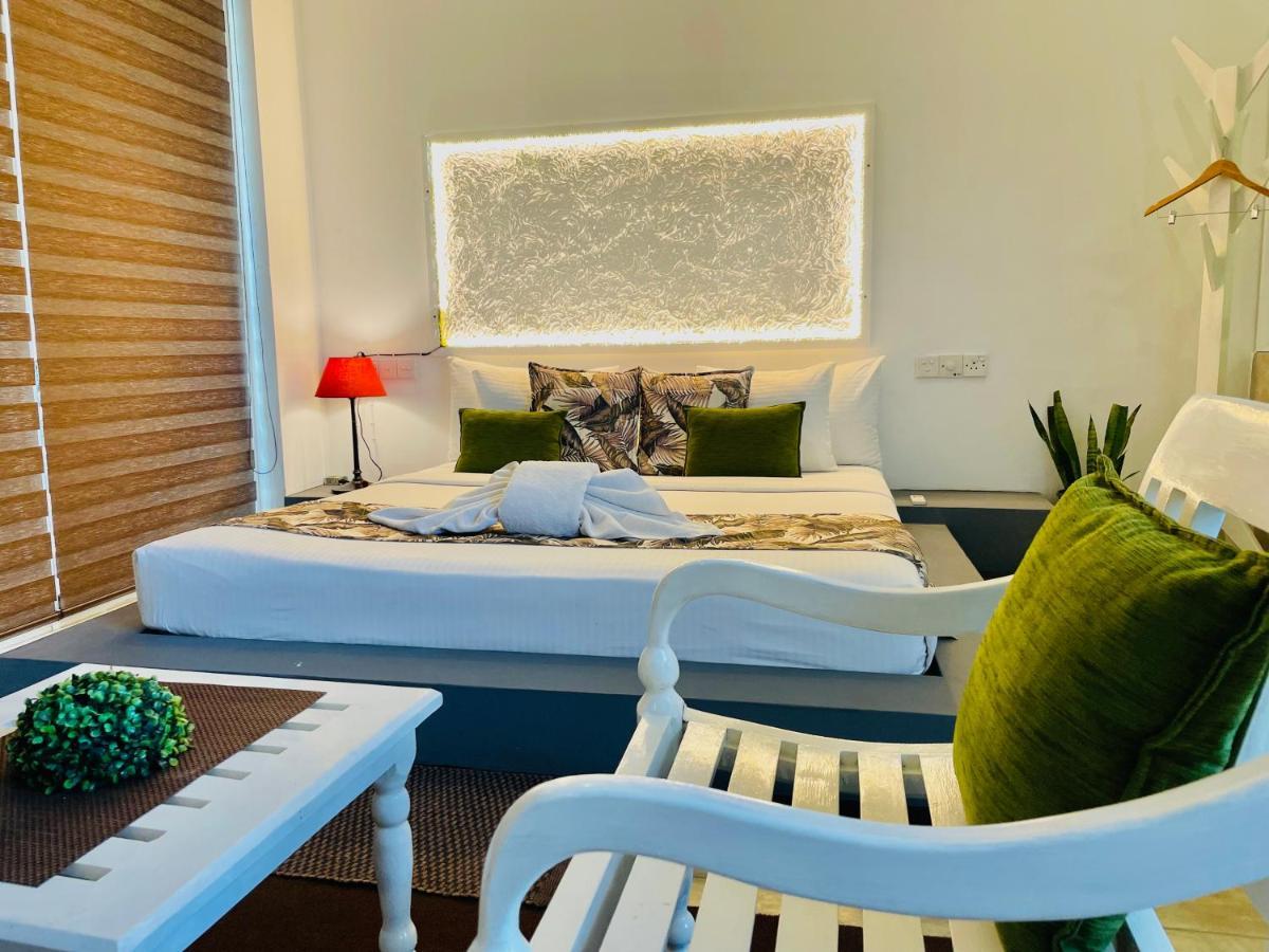 8 Plus Luxury Apartments Negombo Dış mekan fotoğraf