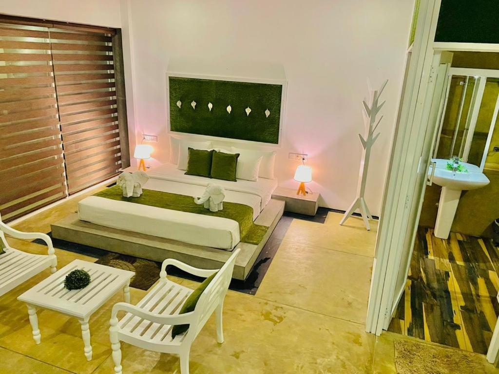 8 Plus Luxury Apartments Negombo Dış mekan fotoğraf