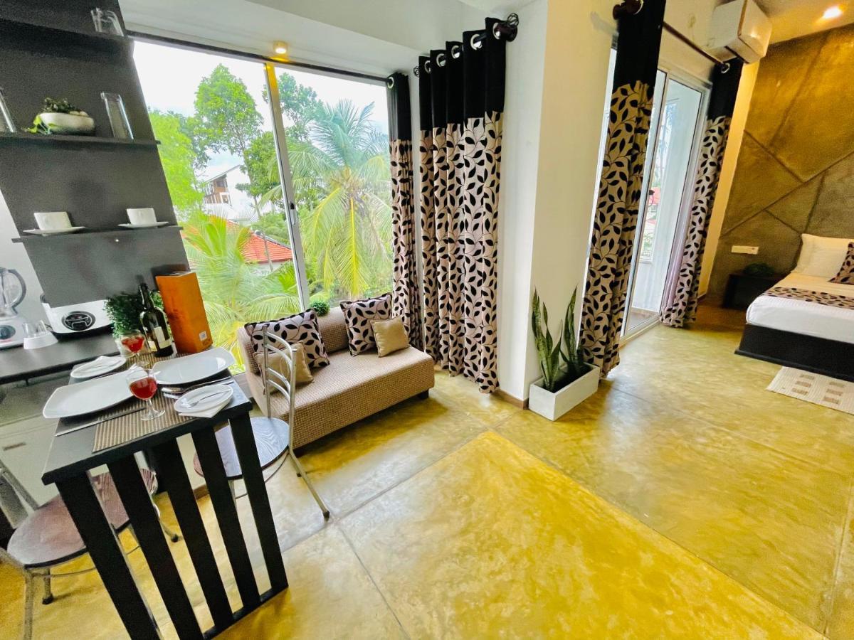8 Plus Luxury Apartments Negombo Dış mekan fotoğraf