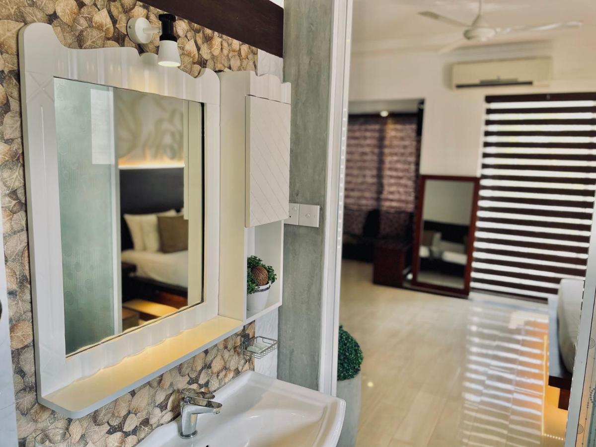 8 Plus Luxury Apartments Negombo Dış mekan fotoğraf