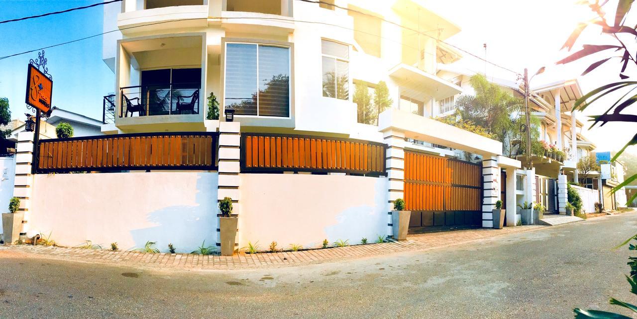 8 Plus Luxury Apartments Negombo Dış mekan fotoğraf